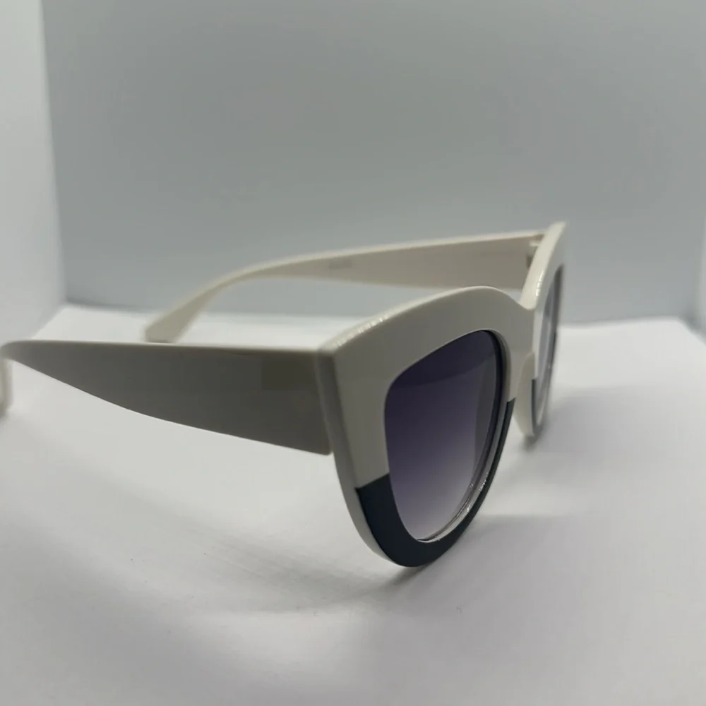 NWT Chic White & Black Cat Eye Sunglasses - UV Protection - Oversized Fashion